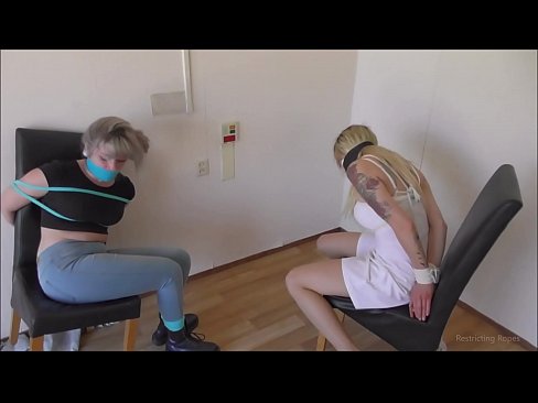 ❤️ Viciado / amarrado e amordaçado / donzela em apuros Porno vídeo em nós pt-br.myteporn.ru ☑